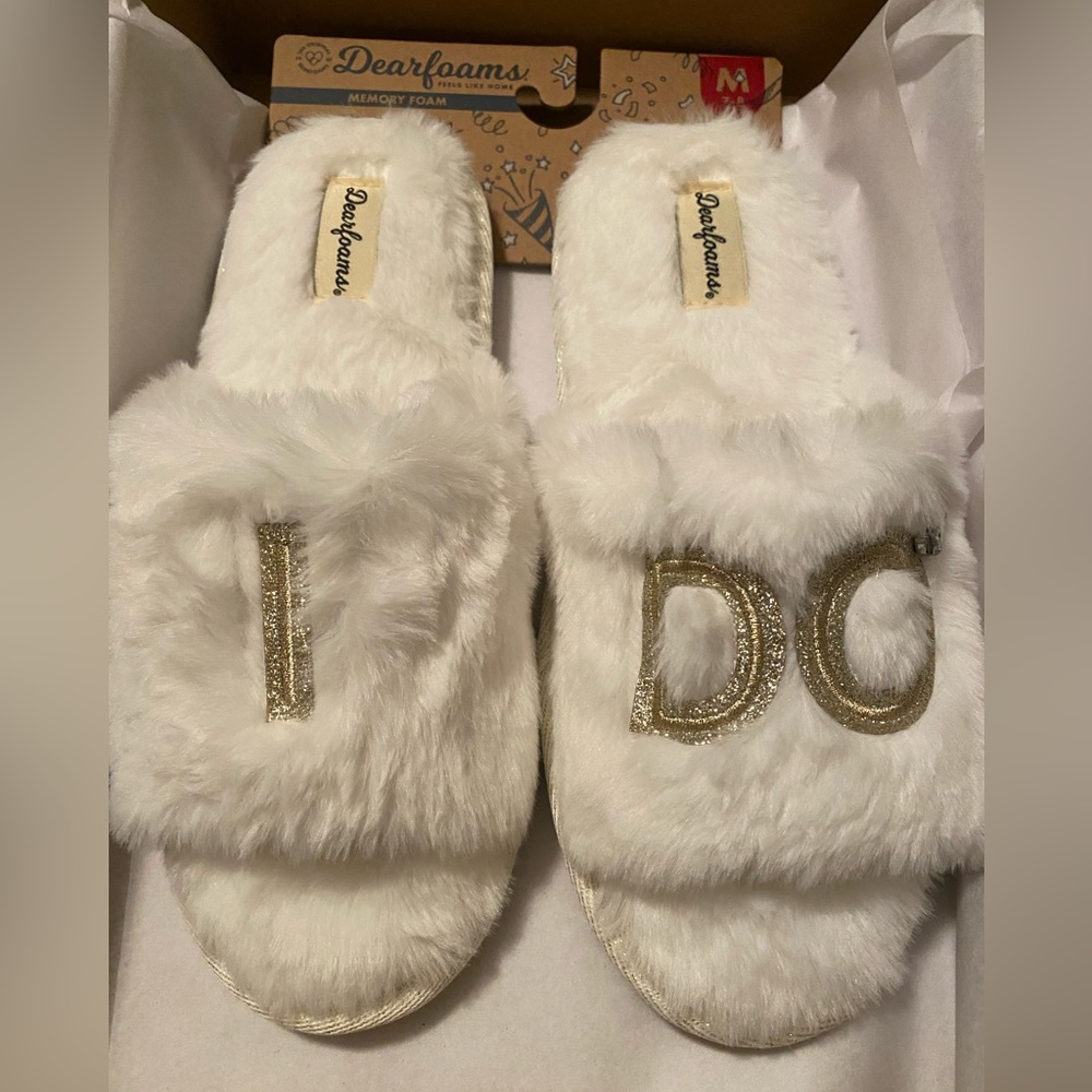 NWT “I DO” slippers